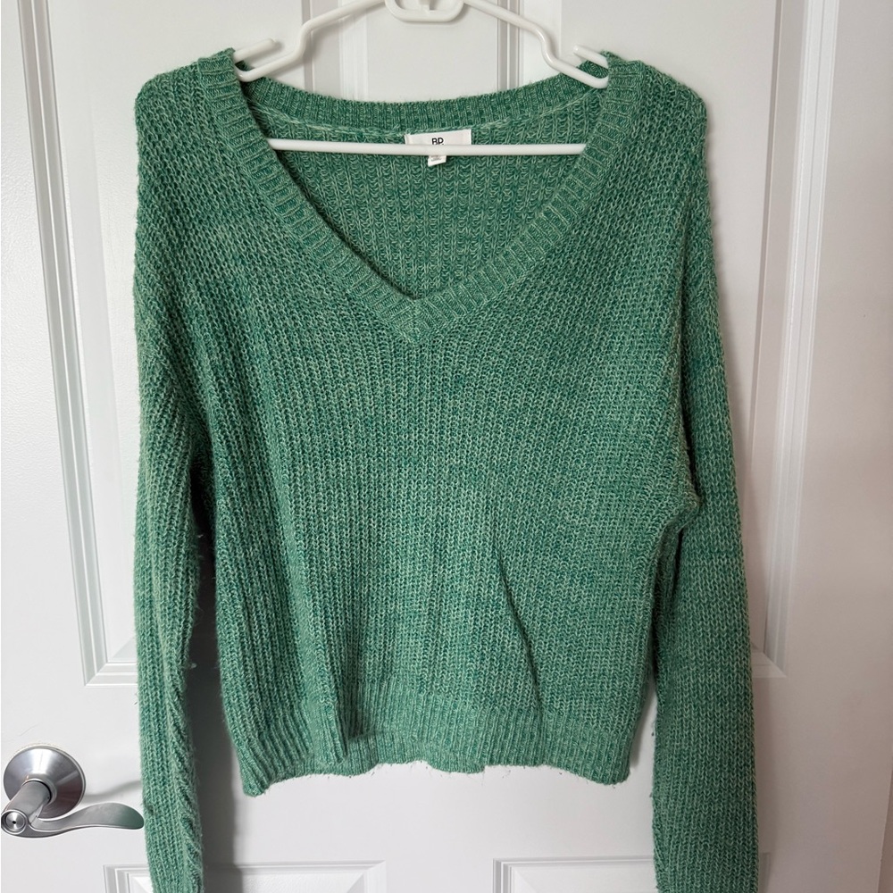 Green V-Neck Sweater with Ribbed Texture